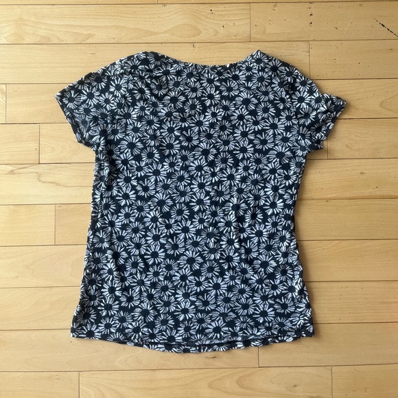 Urban Outfitters Black and White Floral Scoop Neck Shirt - Picture 2 of 5